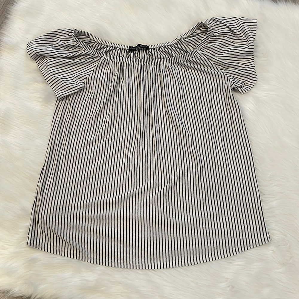 Black & White Kim & Cami Striped Top. Medium